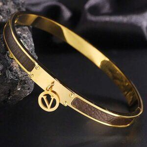 18K Gold Filled Bangle Bracelet Inlay with “V” Charm
